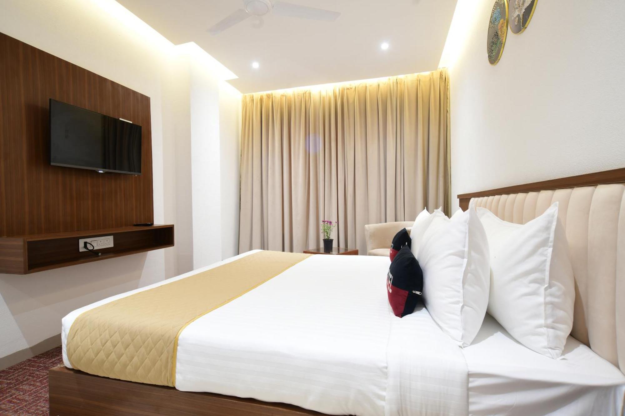 Aceotel Premier, Vijay Nagar Indore Ngoại thất bức ảnh