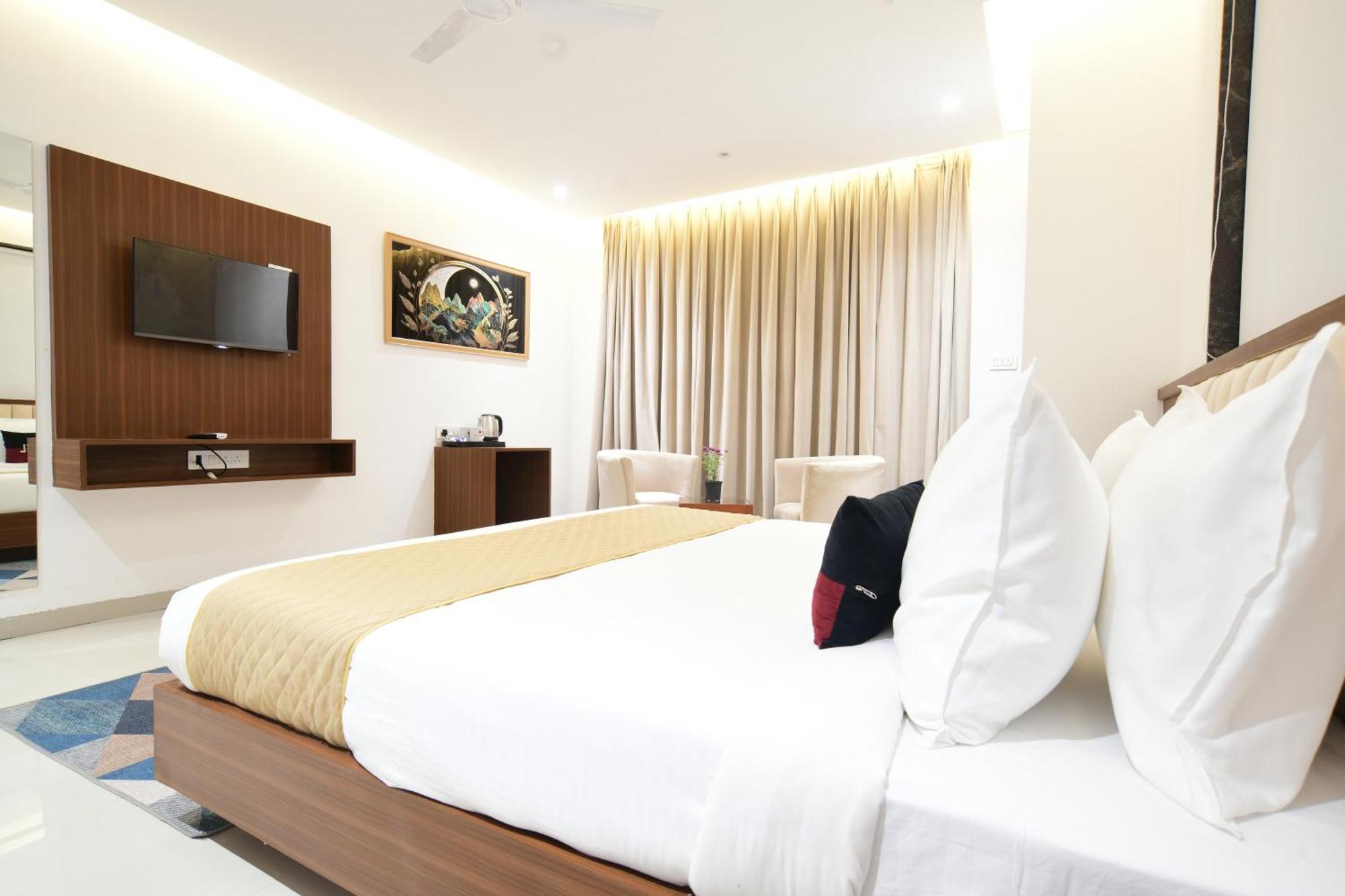 Aceotel Premier, Vijay Nagar Indore Ngoại thất bức ảnh