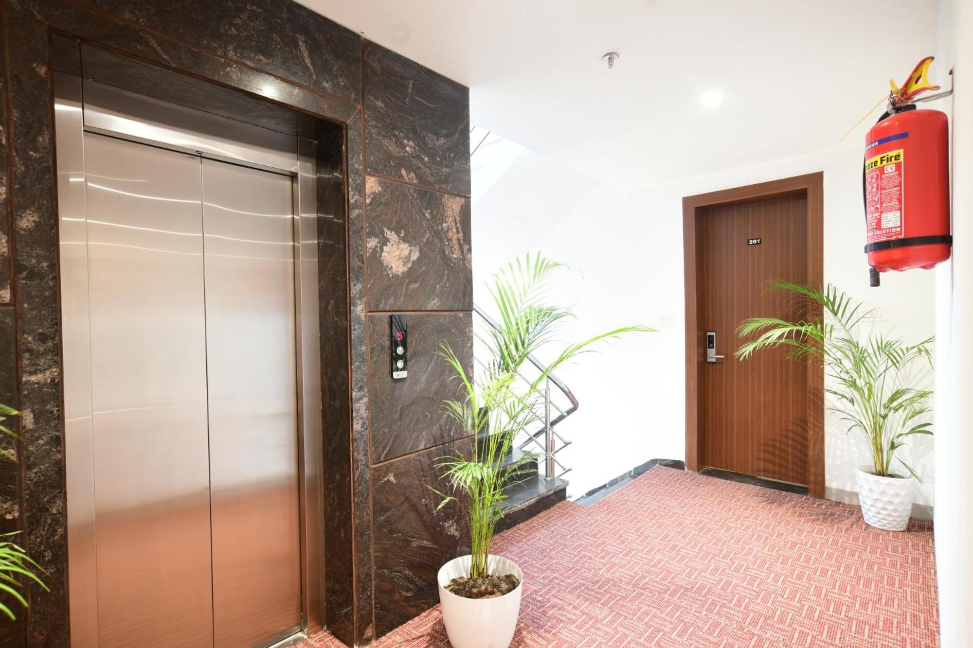 Aceotel Premier, Vijay Nagar Indore Ngoại thất bức ảnh